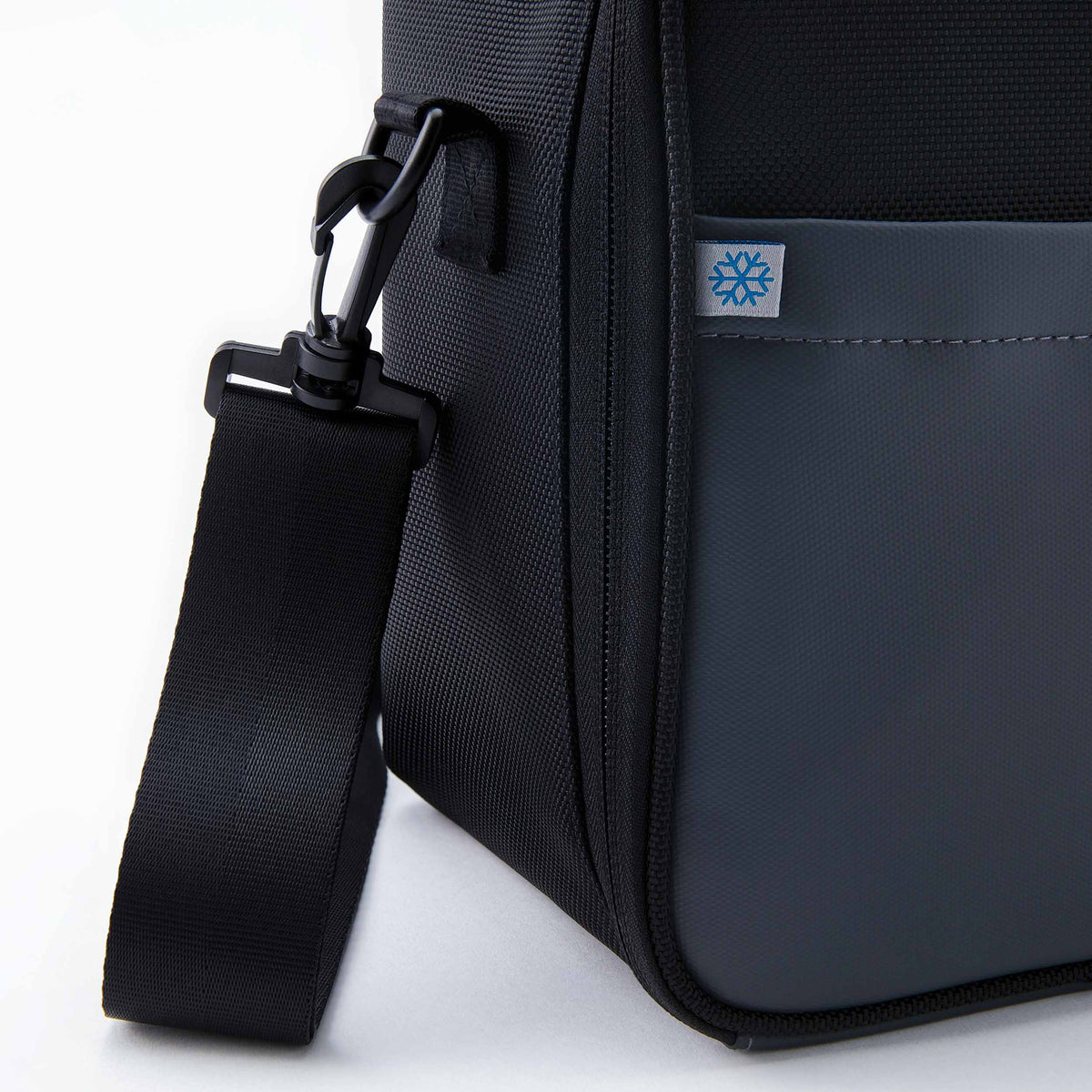 freezable-upright-lunch-box-k7 freezable-upright-lunch-box-black-gray-flag.jpg